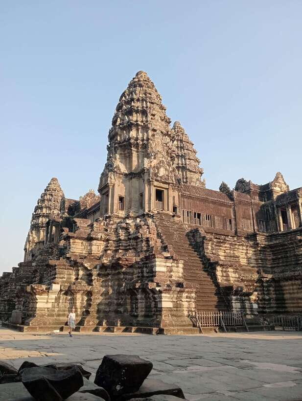 Siem Reap: Angkor Full-Day Group Tour with Japanese Guide - Entrance tickets, skip-the-line, and the real cost of going