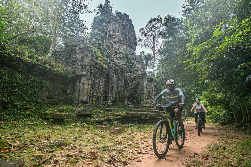 Siem Reap: Angkor Sunrise 2 Days Guided Bike Tour - Angkor Wat at Dawn, by Bicycle: Why This Start Matters