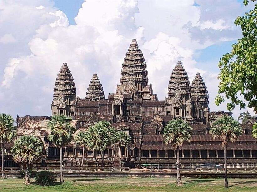 Siem Reap: Angkor Wat, Angkor Thom, and Banteay Srei Tour - Bayon Temple: The Giant Faces You Can’t Forget