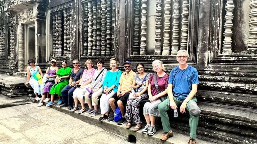 Siem Reap: Angkor Wat, Bayon & Ta Prohm Guided Tour - Lunch break reality: plan for food on your own