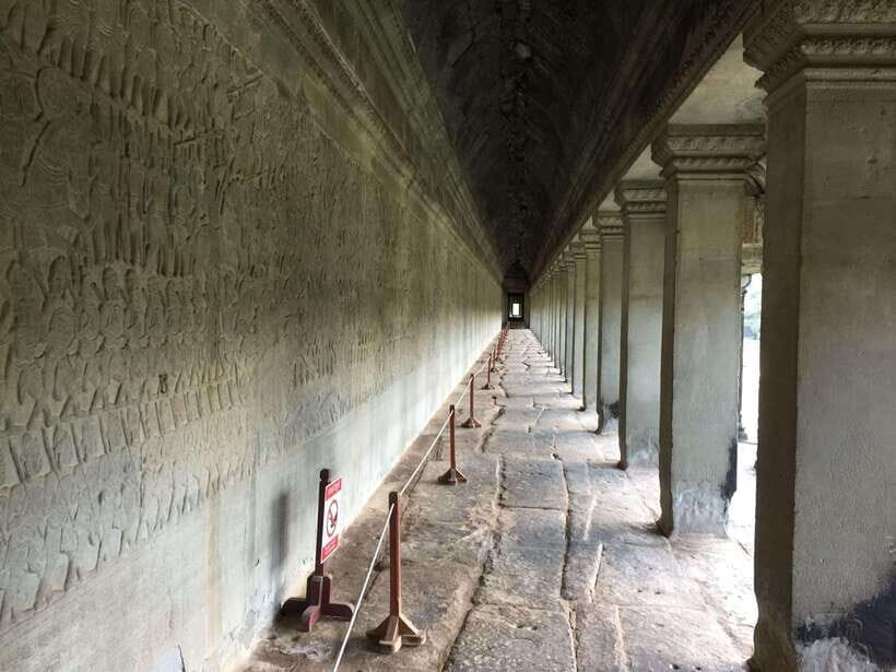 Siem Reap: Angkor Wat Half-Day Trip with Local Guide - Skip-the-line entry and the first photo stop across the lotus pond