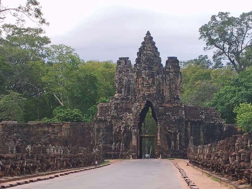 Siem Reap: Angkor Wat Private Tour by Tuk Tuk - Lunch break, then the quieter Hindu temples