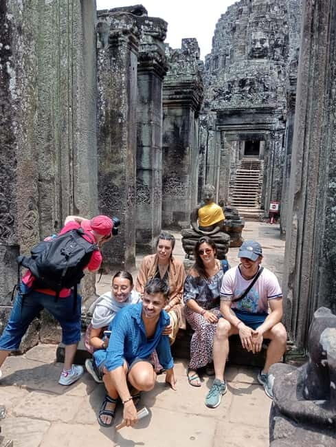 Siem Reap: Angkor Wat Small-Group Day Tour - Angkor Wat: causeway, bas-reliefs, and panoramic terraces