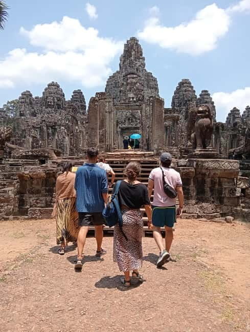Siem Reap: Angkor Wat Small-Group Day Tour - Skip the ticket line: small benefit, big time saver