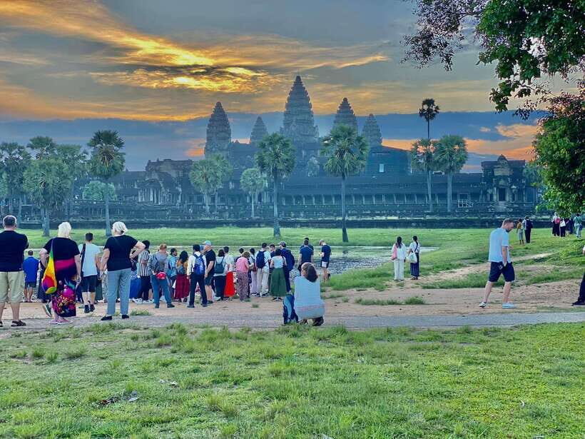 Siem Reap: Angkor Wat Small-group Sunrise or Sunset Tour - Inside Angkor Wat: Vishnu Roots, Buddhist Chapter, and the Bas-Reliefs You’ll Notice
