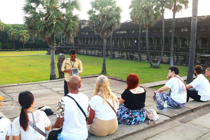 Siem Reap: Angkor Wat: Small-Group with Sunset Tour - Phnom Bakheng Sunset: The Shiva Hill Climb and the Timing Reality