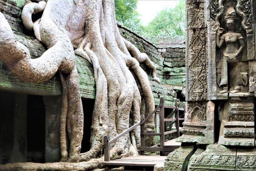 Siem Reap: Angkor Wat Sunrise and Best Temples Tour - Sunrise at Angkor Wat: walking in the dark, then watching it change