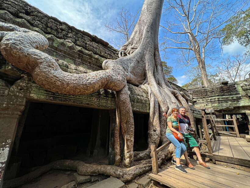 Siem Reap: Angkor Wat Sunrise and Market Tour by Jeep - Bayon Temple Faces: Serene Expression, Strong Photo Angles