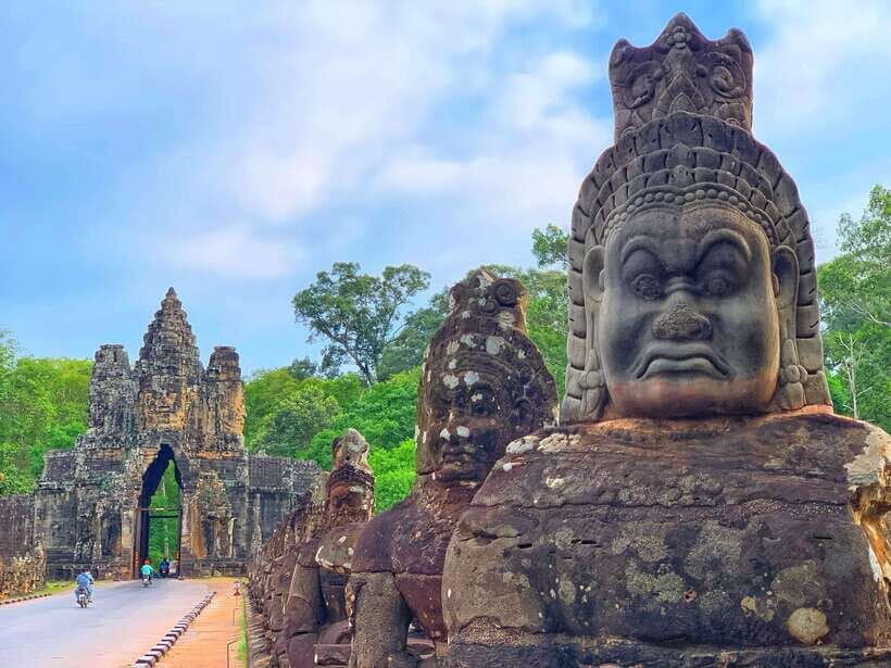 Siem Reap: Angkor Wat Sunrise for Group or Private Tours - Angkor Wat before sunrise: views, carvings, and the breakfast window