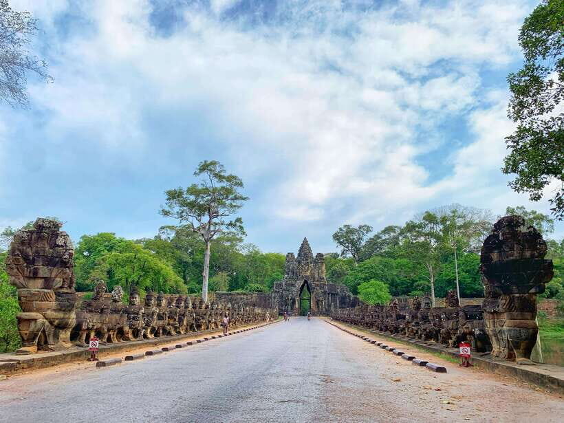 Siem Reap: Angkor Wat Sunrise for Group or Private Tours - Pickup, early start, and what you need before dawn
