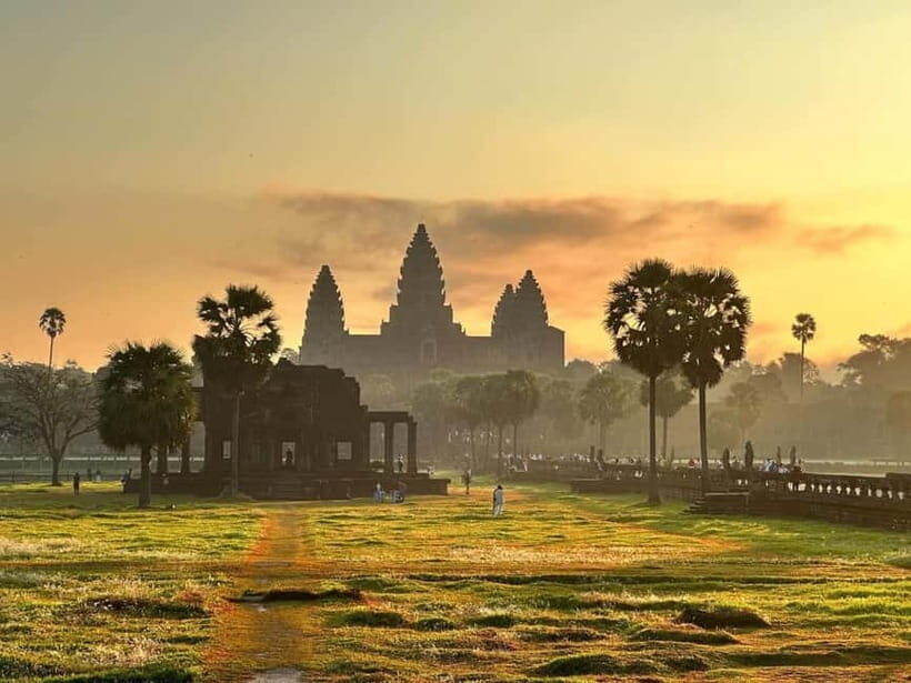 Siem Reap: Angkor Wat Sunrise Small-Group Day Tour - Key things to know before you go