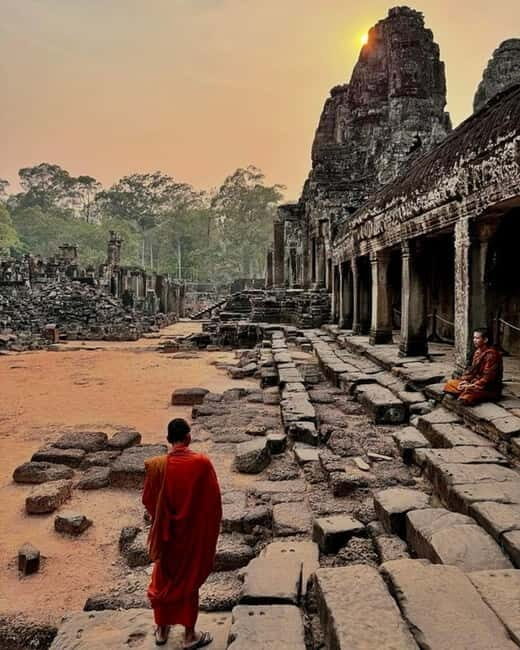 Siem Reap: Angkor Wat Sunrise Small-Group Day Tour - Angkor Thom: Bayon faces, smiling stone, and a guided walk you’ll actually use