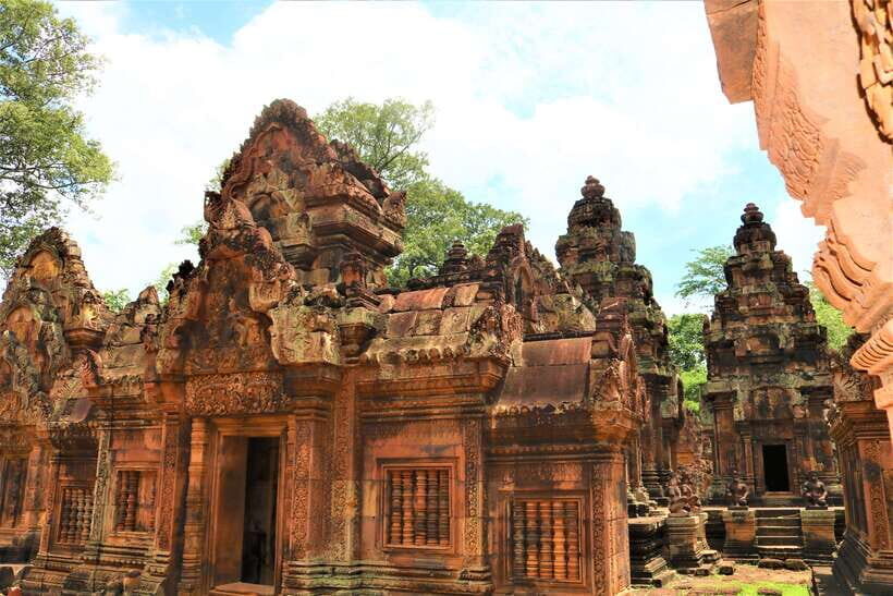 Siem Reap: Banteay Srei and Grand Circuit Heritage Tour - Pickup around 8:00 and how the 9-hour pace feels