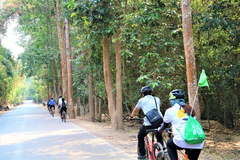 Siem Reap: Bike Rental - Included gear: mountain bike, helmet, and padlock (and what to check)