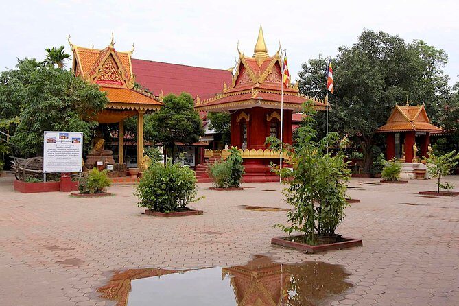 Siem Reap City Tour - Old Market (Psar Chaa) and Artisans d’Angkor: Shopping Without the Guesswork