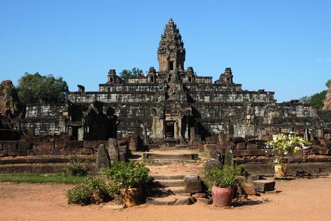 Siem Reap Countryside Jeep Tour - How the morning sets the tone with bikes, a local house, and rice fields