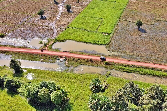 Siem Reap Countryside Jeep Tour - Floating village time at Kampong Khleang: what to expect on Tonle Sap