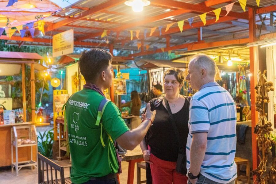 Siem Reap: Evening Food Tour with 10 Local Tastings - Num Banh Chok at Phum Nom: Cambodian noodle comfort with curry and fish soup sides