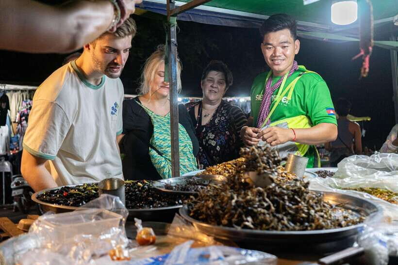 Siem Reap: Evening Food Tour with 10 Local Tastings - What 10 local tastings actually means for your appetite