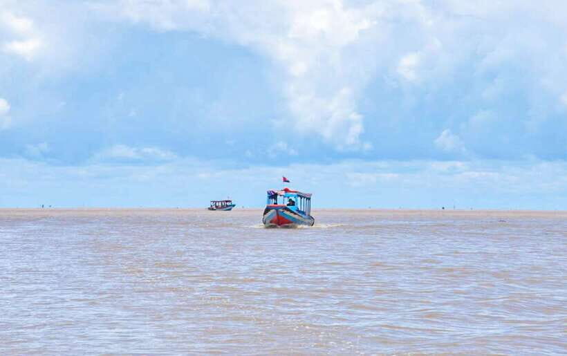 Siem Reap: Floating Village and Sunset Private Boat Tour - Small Group and Private Vehicle: Why the Pace Feels Right