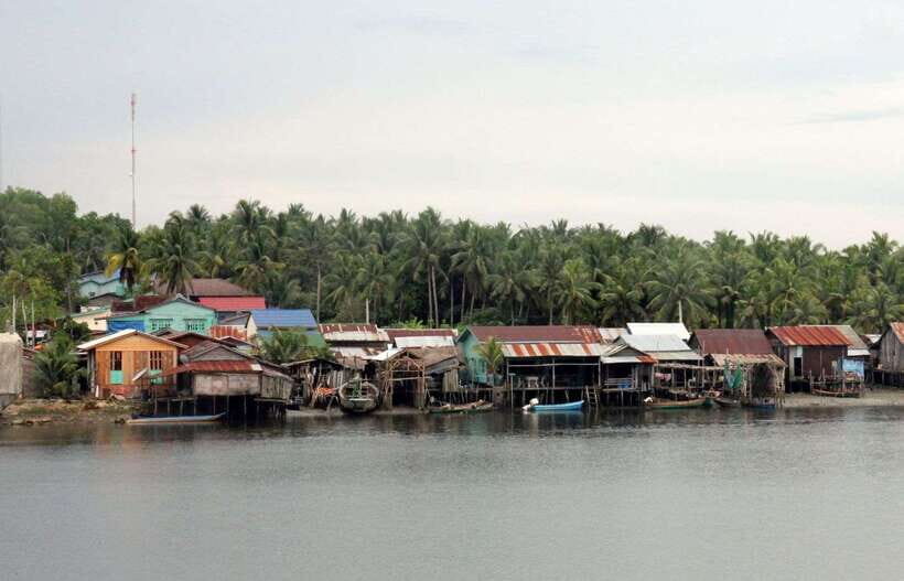 Siem Reap: Floating Village Tour - Tonle Sap moment: the lake that looks like a sea