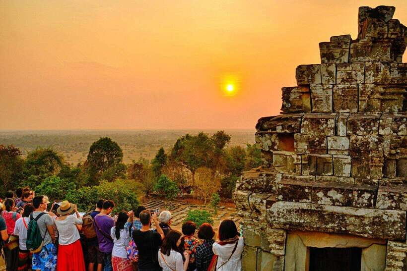 Siem Reap: Full Day Angkor Wat Temple Tour with Sunset - Ta Prohm’s Jungle Feel: When Ruins Become Atmosphere