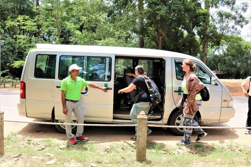 Siem Reap: Full-Day Temples w/ Private Transport - Bayon Temple: 200+ faces and the art of looking slowly
