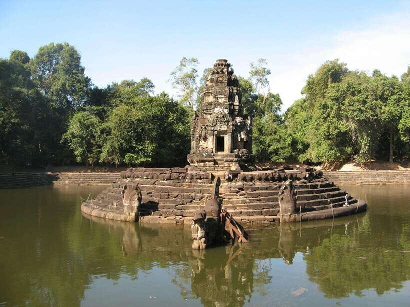 Siem Reap: Grand Circle Temples Tour With Private Tuk-Tuk - Angkor Wat Sunrise Point: Early Light Without the Wait