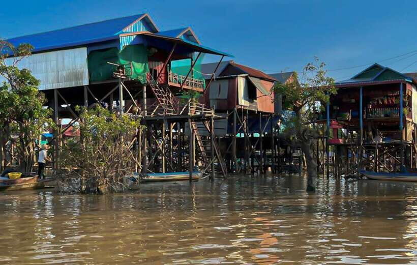 Siem Reap: Kampong Phluk Floating Village Tour with Boat - Road trip from Siem Reap toward a water-shaped community