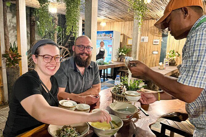 Siem Reap: Local Street Food Experience by Tuk-Tuk - Your first bites: from Lort Cha’s noodles to a green curry classic