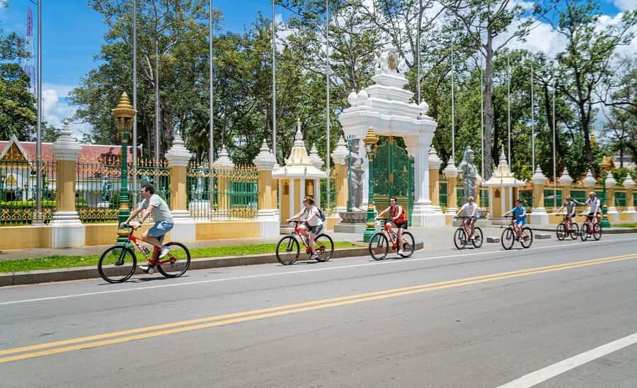 Siem Reap: Morning City Bike Tour with Local Expert - Theam’s Gallery: an art house stop that resets the morning