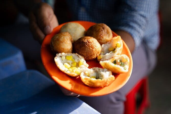 Siem Reap Morning Market & Food Tour by Tuk Tuk - Stop 3: Siem Reap Old Market, Khmer Waffle Cake, and Shopping Energy