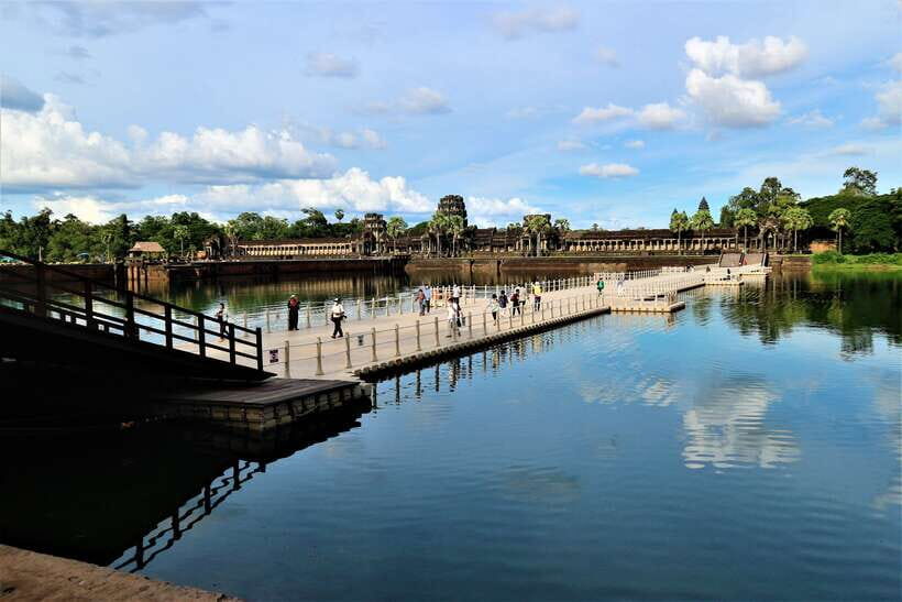 Siem Reap: Personalized Angkor Wat Sunrise Tour by Tuk-Tuk - Ta Prohm: Tomb Raider Vibes and What to Watch For