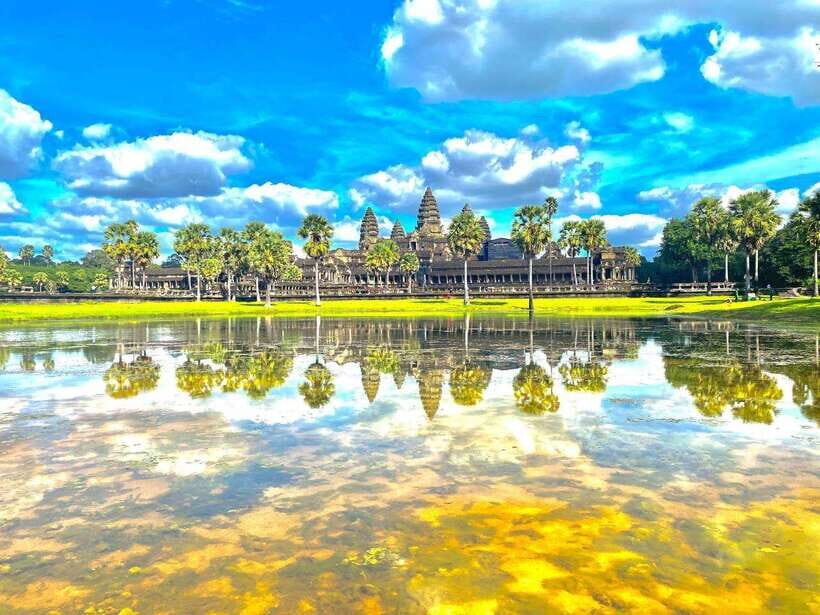 Siem Reap: Private Angkor Wat & Bakheng Mountain Sunset Tour - Phnom Bakheng sunset: the viewpoint, the walk, and the real payoff