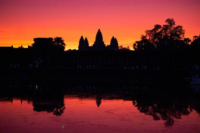 Siem Reap: Private Angkor Wat Sunrise & Tour Around Angkor Park - The jungle snack stop and Banteay Kdei’s quiet contrast