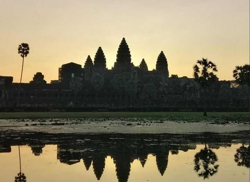 Siem Reap Private Car Charter with English Speaking Driver - Comfort details that actually matter on an Angkor day