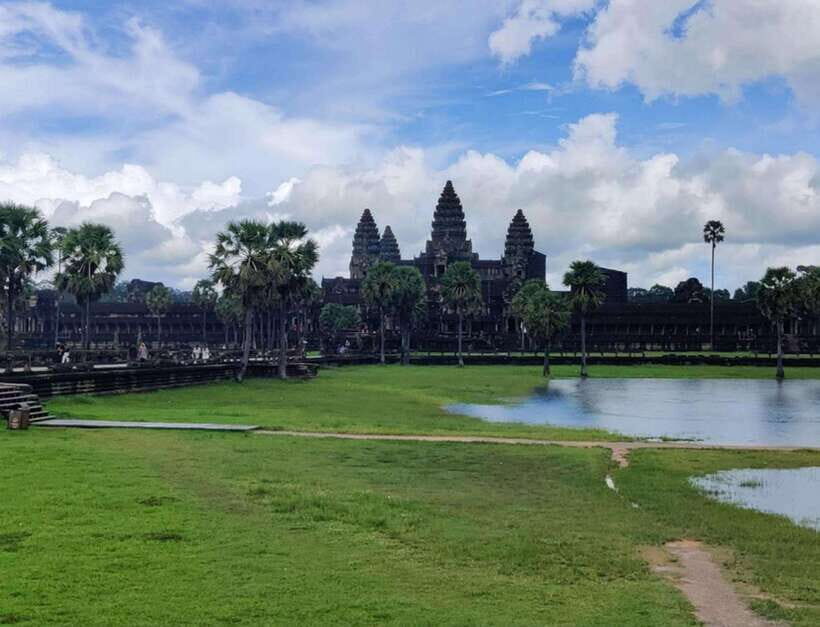 Siem Reap Private Car Charter with English Speaking Driver - Admission and fuel: the two things you must plan for