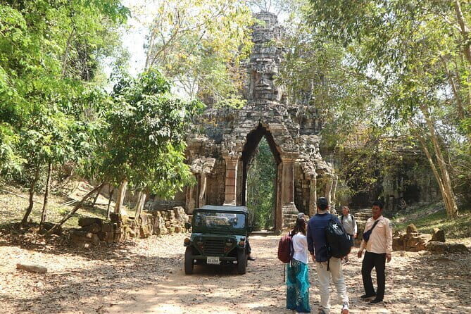 Siem Reap: Private Custom Angkor Wat Tour with Local Guide - Private Angkor by tuk tuk: value for $45 a person