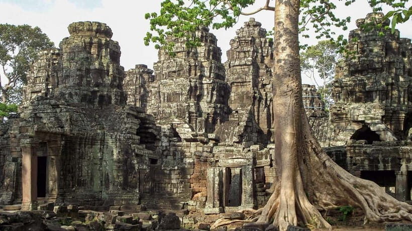 Siem Reap: Private Tour of Angkor Complex - From hotel pickup to the first temples: how the day is paced