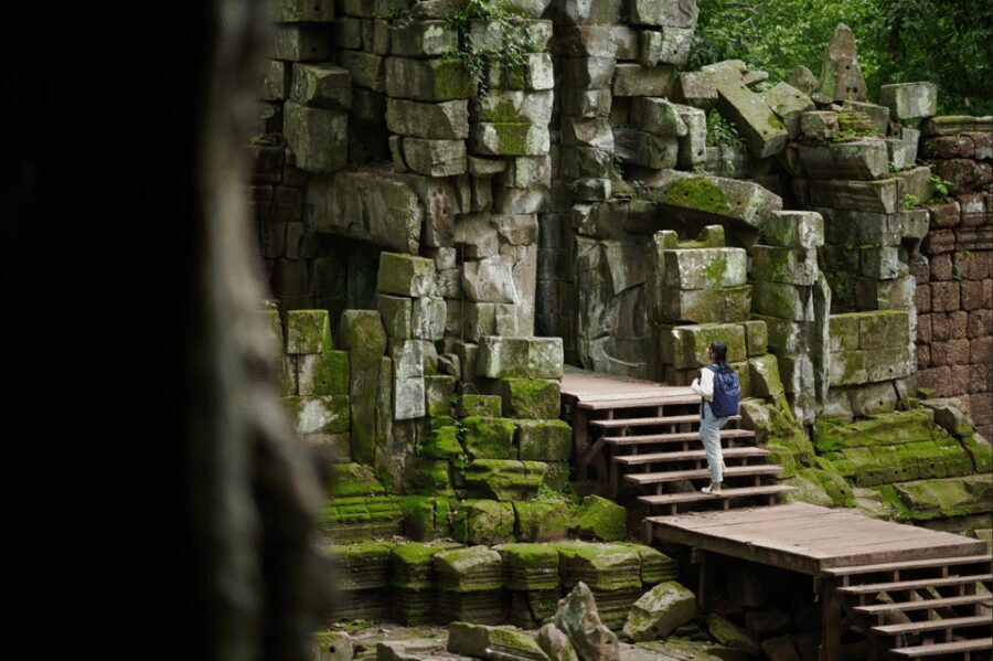 Siem Reap : Private Tuk-Tuk Tour of the Magnificent Temples. - Banteay Kdei: Vegetation and a Calmer Finale