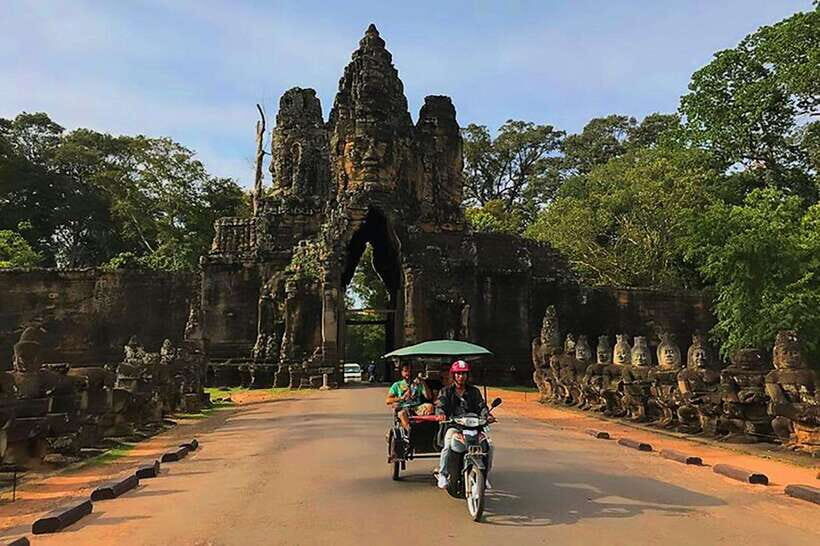Siem Reap : Private Tuk-Tuk Tour of the Magnificent Temples. - Angkor Wat from the Tuk-Tuk: Getting the Lotus-Like Look