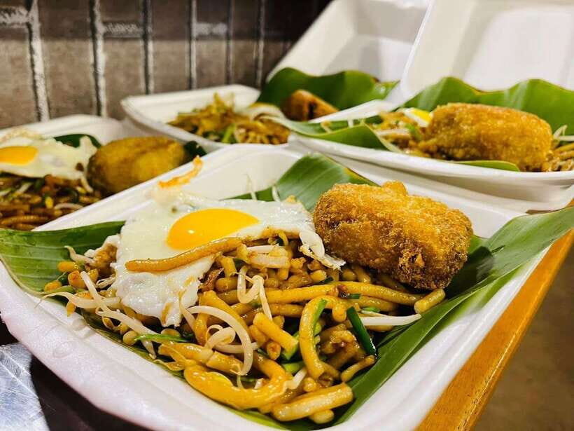 Siem Reap: Small Group Street Food Tour with Tuk-Tuk Ride - What You Actually Get: 10 Tastings, Hotel Pickup, and Beer