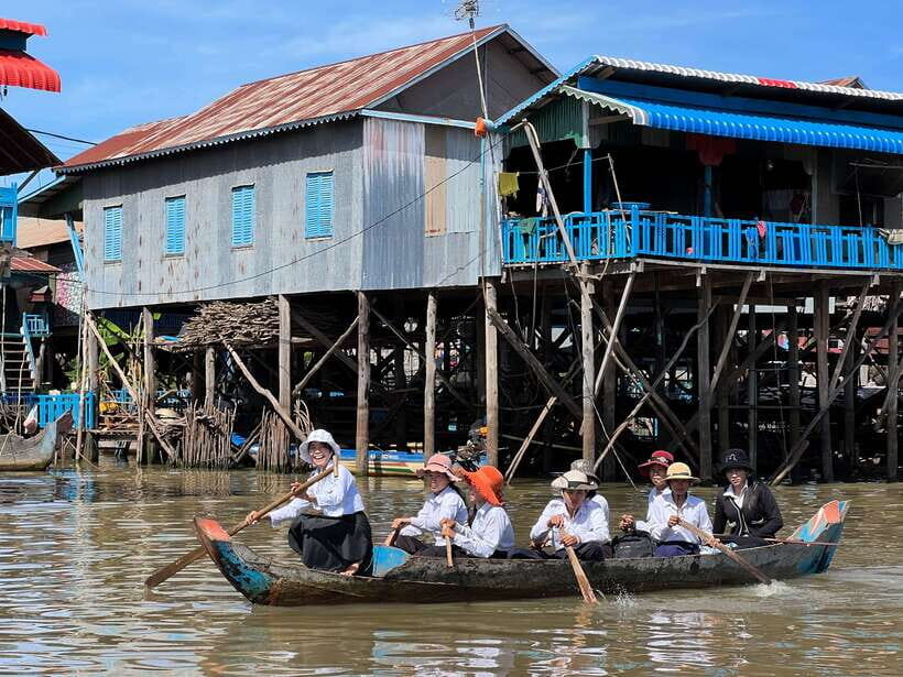 Siem Reap: Tonle Sap Sunset Boat Cruise with Transfers - Walking Kampong Phluk: stilt homes and everyday fishing life