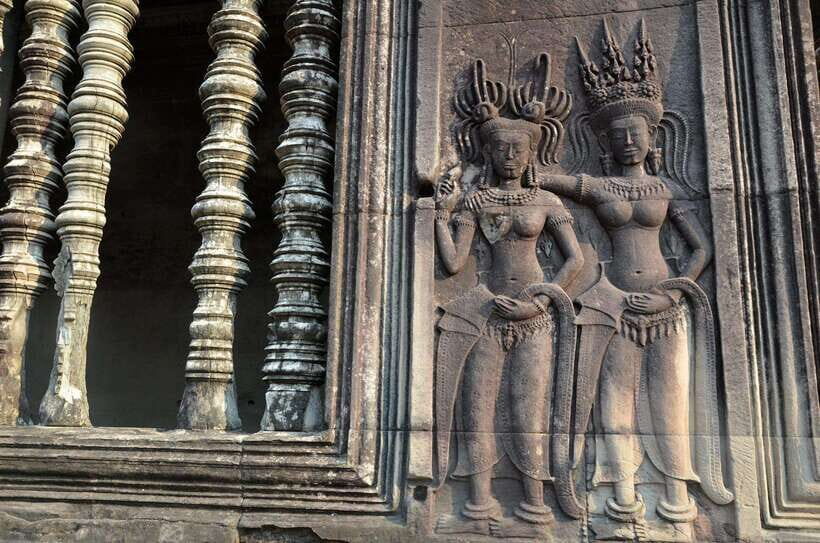 SiemReap: Private Angkor Wat Tour in English or German guide - 1-day vs 2-day: which Angkor route fits your time?
