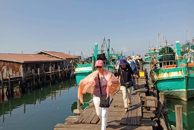 Sihanoukville Shore Excursion: 5-Hour Adventures from Cruise Port - Getting from the cruise port to the real town (Gate 1 pickup)