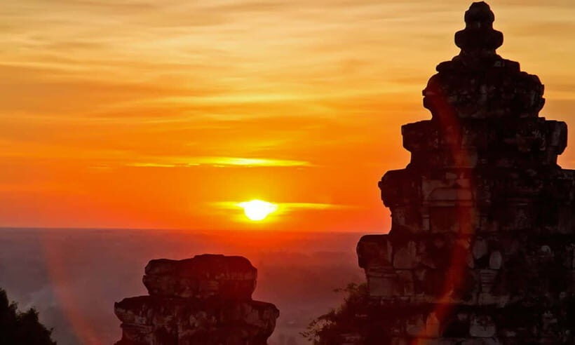 Small-Group Full Day Angkor wat Guide tour with Sun set - Banteay Kdei and lunch: your mid-day breath before more stairs