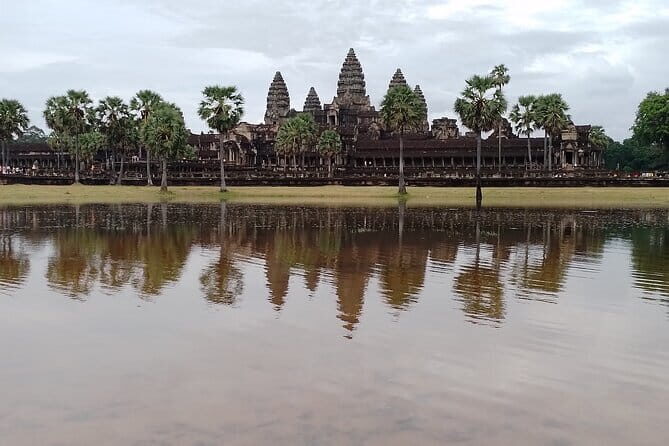 Small Tour and Big Tour By Car - Sunrise at Angkor Wat (Around 4:45am): The Early Start That Pays Off