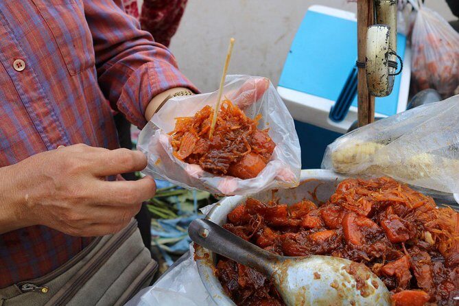 Street Food Tasting Tour including Dinner - Entering Cambodian street food, one bite at a time