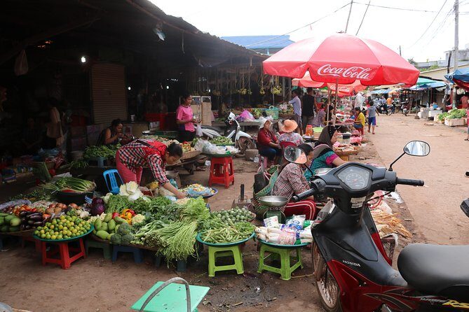 Street Food Tasting Tour including Dinner - Stop 2: Siem Reap’s night-market-style food stop and the fear-factory insects