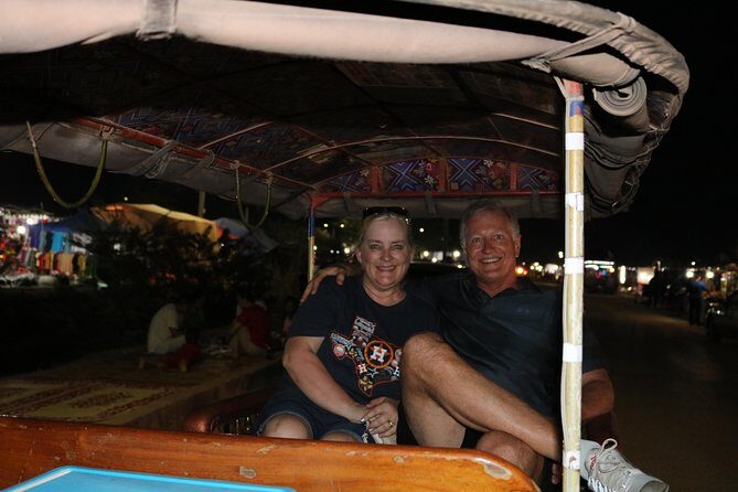 Street Food Tasting Tour including Dinner - Guides in charge: what good guiding looks like here